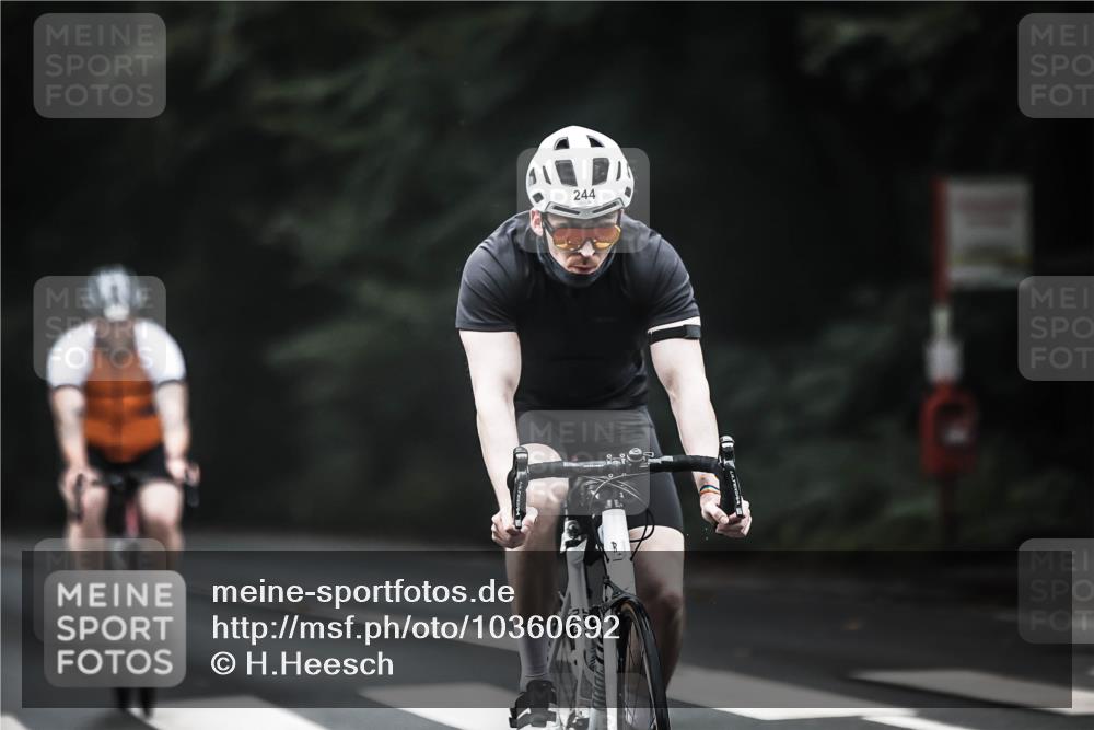 13.09.2026 - Stadtparktriathlon H.Heesch http://msf.ph/oto/10360692 13.09.2026 10:01:10 Radfahren 224, 228, 232, 236, 241, 244, 271 meine-sportfotos.de