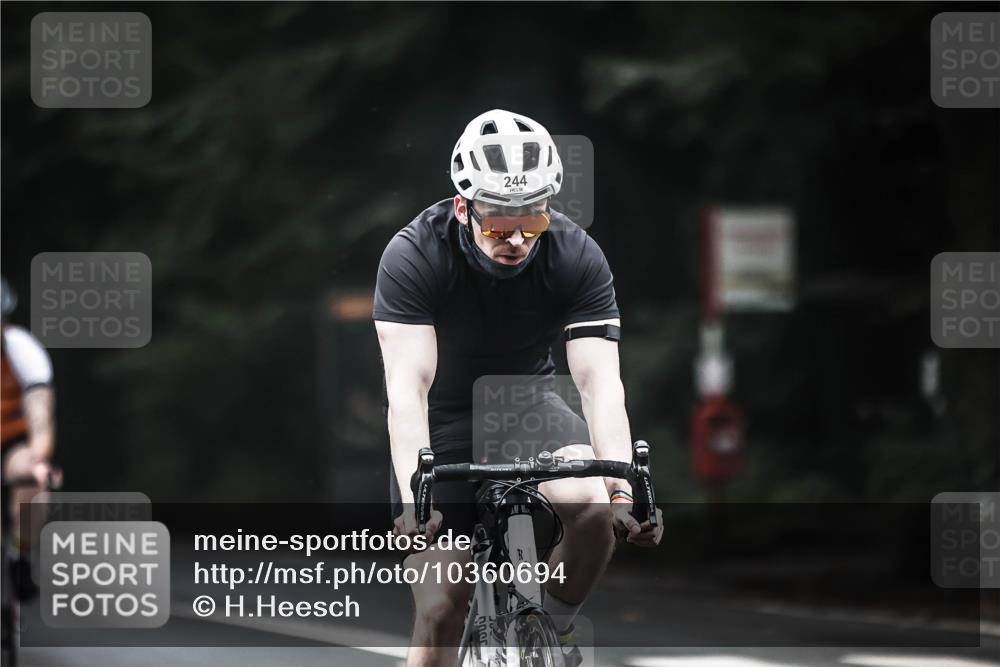 13.09.2026 - Stadtparktriathlon H.Heesch http://msf.ph/oto/10360694 13.09.2026 10:01:11 Radfahren 224, 228, 232, 236, 244, 271 meine-sportfotos.de