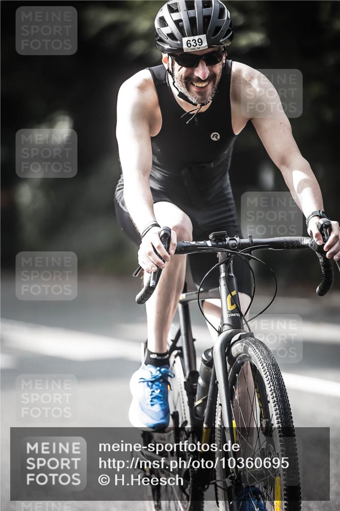 13.09.2026 - Stadtparktriathlon H.Heesch http://msf.ph/oto/10360695 13.09.2026 11:16:10 Radfahren 583, 586, 601, 639, 649 meine-sportfotos.de