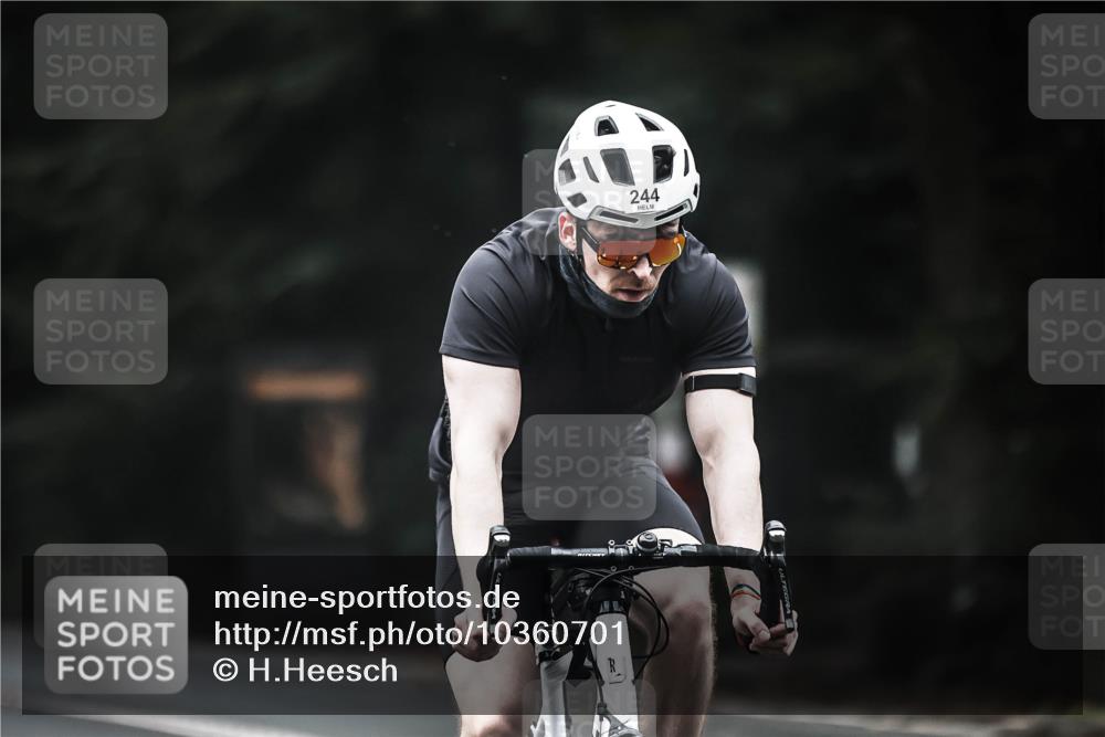 13.09.2026 - Stadtparktriathlon H.Heesch http://msf.ph/oto/10360701 13.09.2026 10:01:11 Radfahren 224, 228, 232, 236, 244, 271 meine-sportfotos.de