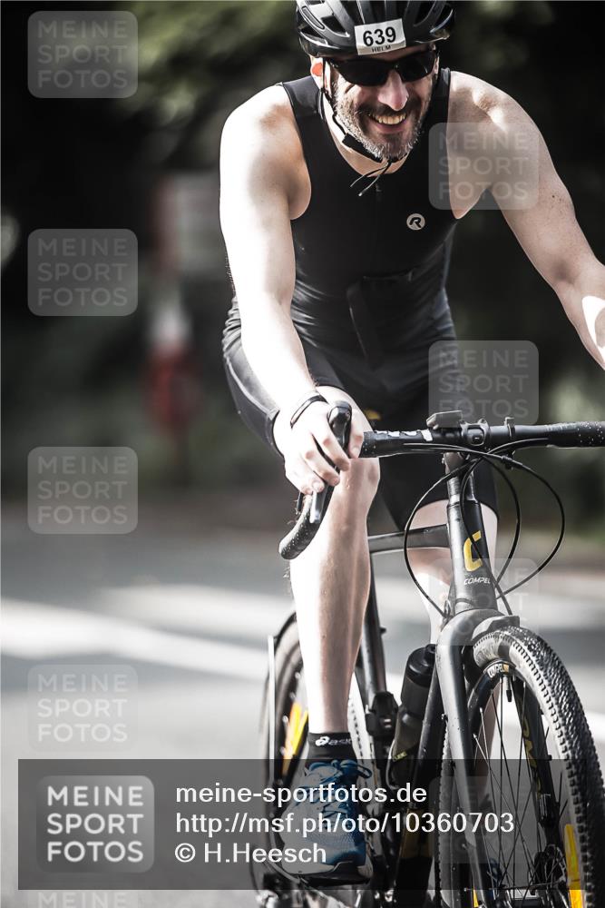 13.09.2026 - Stadtparktriathlon H.Heesch http://msf.ph/oto/10360703 13.09.2026 11:16:10 Radfahren 583, 586, 601, 639, 649 meine-sportfotos.de
