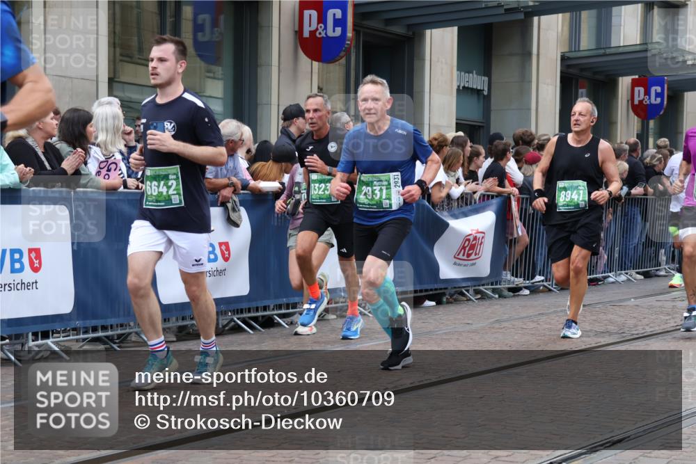 13.09.2026 - 21. swb-Marathon Bremen Strokosch-Dieckow http://msf.ph/oto/10360709 13.09.2026 13:35:53 Ziel 563, 1072, 1867, 2339, 2931, 2949, 3026, 3224, 3291, 3489, 3591, 4016, 4049, 4643, 4989, 5259, 5276, 5800, 6642, 6778, 6874, 6982, 7043, 7256, 7379, 7865, 8227, 8275, 8488, 8511, 8731, 8941, 9026, 9076, 9226, 9243, 9427, 9497, 9564, 13038, 13179, 13238, 156, 318, 532, 607, 2565, 3056, 3087, 3226, 3454, 3485, 3704, 3780, 3857, 4048, 4326, 5026, 5071, 5157, 5308, 5381, 5467, 5468, 5584, 5586, 5661, 5816, 6159, 6465, 6466, 6644, 7036 meine-sportfotos.de