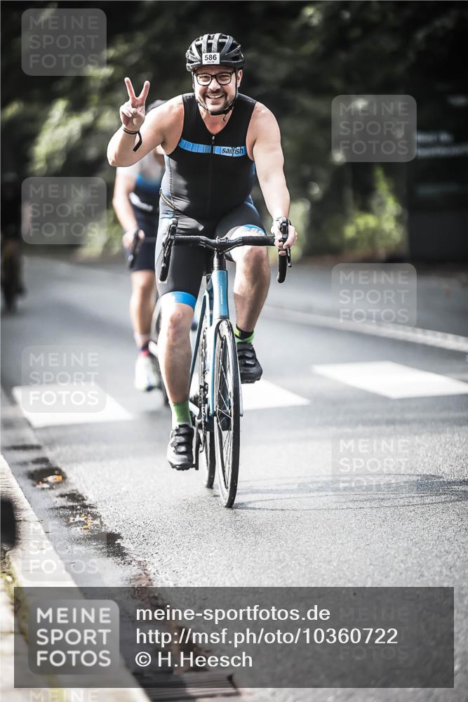 13.09.2026 - Stadtparktriathlon H.Heesch http://msf.ph/oto/10360722 13.09.2026 11:16:12 Radfahren 583, 586, 601, 639 meine-sportfotos.de