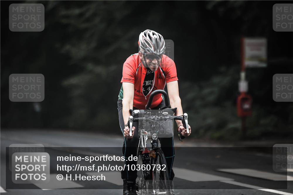 13.09.2026 - Stadtparktriathlon H.Heesch http://msf.ph/oto/10360732 13.09.2026 10:01:15 Radfahren 236, 244, 271 meine-sportfotos.de