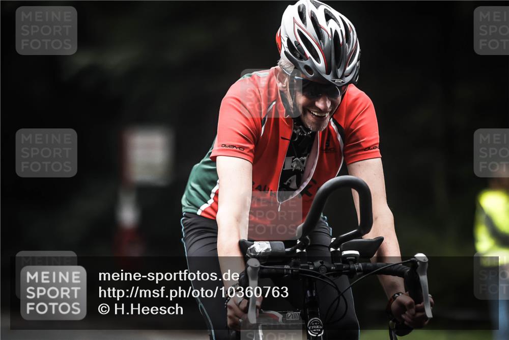 13.09.2026 - Stadtparktriathlon H.Heesch http://msf.ph/oto/10360763 13.09.2026 10:01:15 Radfahren 236, 244, 271 meine-sportfotos.de