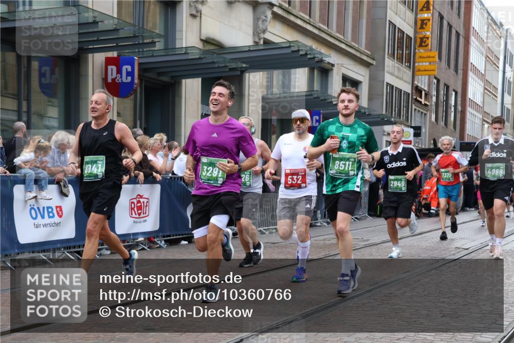 13.09.2026 - 21. swb-Marathon Bremen Strokosch-Dieckow http://msf.ph/oto/10360766 13.09.2026 13:35:55 Ziel 563, 1072, 1867, 2339, 2692, 2931, 2949, 3026, 3224, 3291, 3410, 3489, 3591, 4049, 4643, 4989, 5259, 5800, 6642, 6778, 6982, 7043, 7256, 7379, 7865, 8227, 8275, 8488, 8511, 8731, 8941, 9026, 9076, 9226, 9427, 9497, 9564, 13038, 13179, 13238, 156, 318, 532, 607, 2565, 3026, 3056, 3087, 3226, 3454, 3485, 3704, 3780, 3857, 4016, 4048, 5026, 5071, 5157, 5276, 5308, 5381, 5467, 5468, 5584, 5586, 5816, 6159, 6465, 6466, 6644, 6874, 7036 meine-sportfotos.de