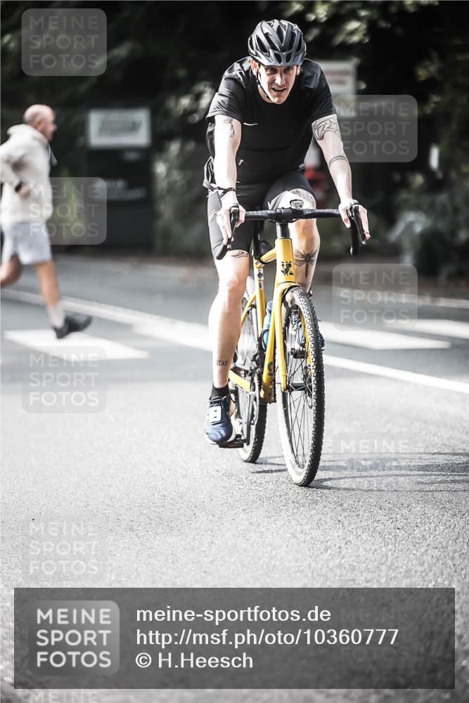 13.09.2026 - Stadtparktriathlon H.Heesch http://msf.ph/oto/10360777 13.09.2026 11:16:17 Radfahren 583, 586, 601, 708 meine-sportfotos.de