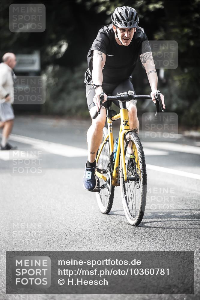 13.09.2026 - Stadtparktriathlon H.Heesch http://msf.ph/oto/10360781 13.09.2026 11:16:17 Radfahren 583, 586, 601, 708 meine-sportfotos.de