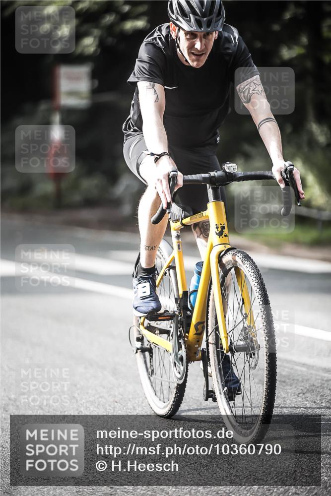 13.09.2026 - Stadtparktriathlon H.Heesch http://msf.ph/oto/10360790 13.09.2026 11:16:17 Radfahren 583, 586, 601, 708 meine-sportfotos.de