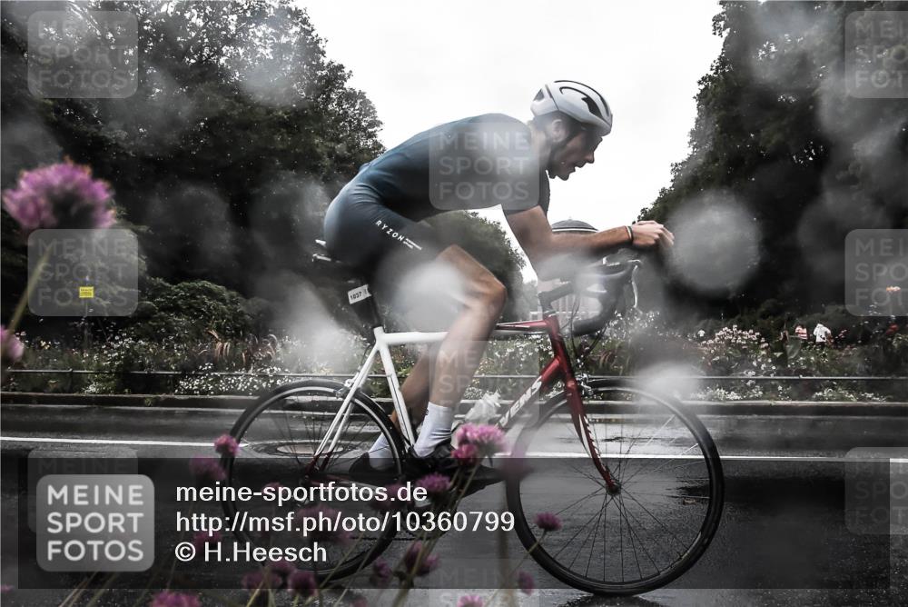 13.09.2026 - Stadtparktriathlon H.Heesch http://msf.ph/oto/10360799 13.09.2026 12:12:50 Radfahren 857, 970, 980, 1037 meine-sportfotos.de