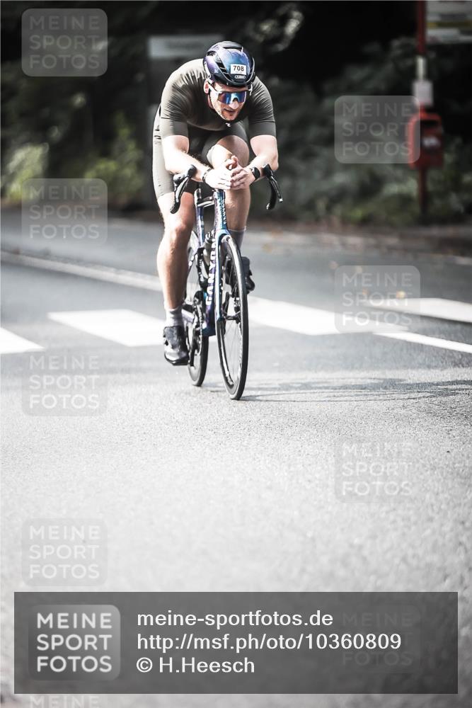 13.09.2026 - Stadtparktriathlon H.Heesch http://msf.ph/oto/10360809 13.09.2026 11:16:21 Radfahren 579, 583, 606, 708 meine-sportfotos.de