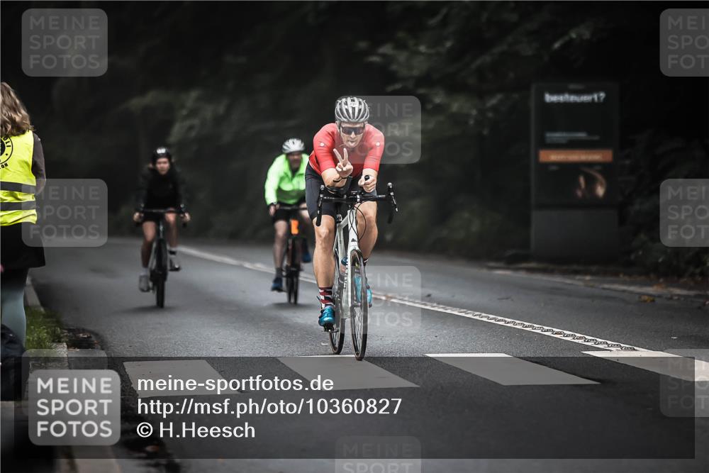 13.09.2026 - Stadtparktriathlon H.Heesch http://msf.ph/oto/10360827 13.09.2026 10:01:32 Radfahren 216, 233, 296 meine-sportfotos.de