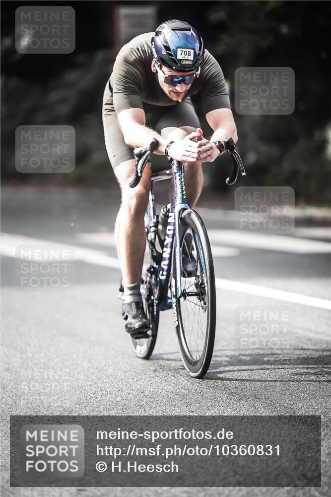 13.09.2026 - Stadtparktriathlon H.Heesch http://msf.ph/oto/10360831 13.09.2026 11:16:21 Radfahren 579, 583, 606, 708 meine-sportfotos.de
