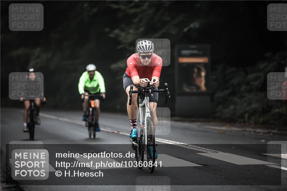 13.09.2026 - Stadtparktriathlon H.Heesch http://msf.ph/oto/10360841 13.09.2026 10:01:33 Radfahren 216, 233, 296 meine-sportfotos.de