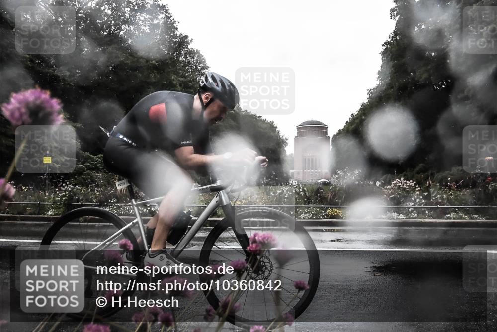 13.09.2026 - Stadtparktriathlon H.Heesch http://msf.ph/oto/10360842 13.09.2026 12:13:05 Radfahren 858, 1051, 1187 meine-sportfotos.de
