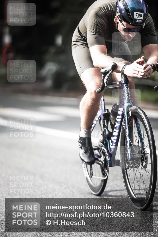 13.09.2026 - Stadtparktriathlon H.Heesch http://msf.ph/oto/10360843 13.09.2026 11:16:22 Radfahren 579, 583, 606, 708 meine-sportfotos.de