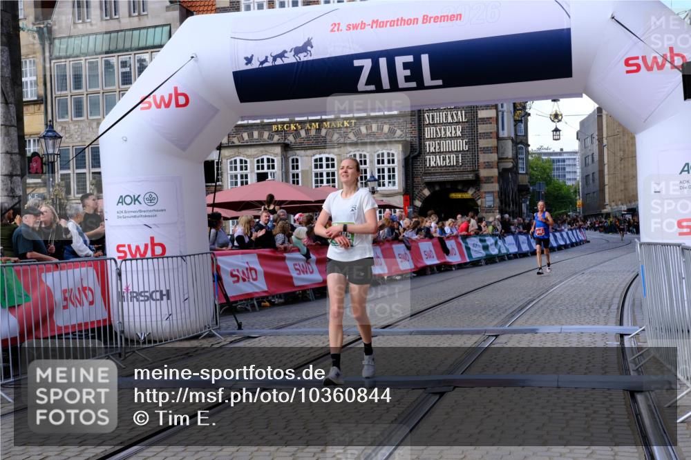 13.09.2026 - 21. swb-Marathon Bremen Tim E. http://msf.ph/oto/10360844 13.09.2026 12:57:56 Ziel 919, 2986, 4795, 6264 meine-sportfotos.de