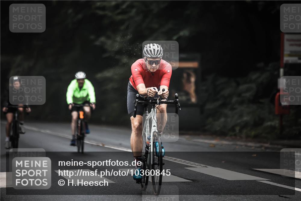 13.09.2026 - Stadtparktriathlon H.Heesch http://msf.ph/oto/10360845 13.09.2026 10:01:33 Radfahren 216, 233, 296 meine-sportfotos.de