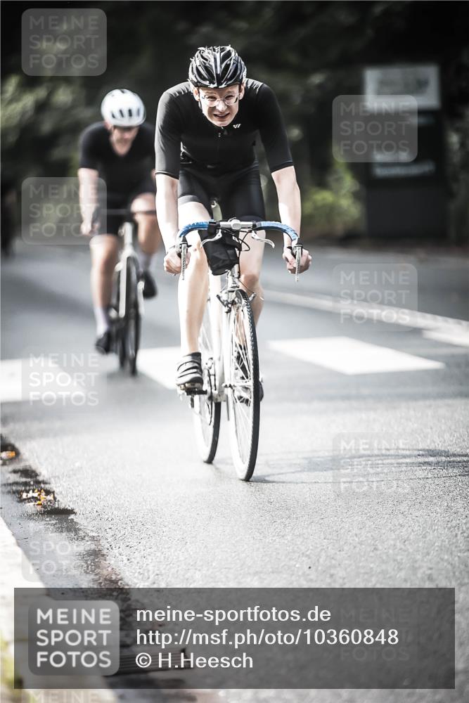 13.09.2026 - Stadtparktriathlon H.Heesch http://msf.ph/oto/10360848 13.09.2026 11:16:24 Radfahren 579, 606, 708, 790 meine-sportfotos.de