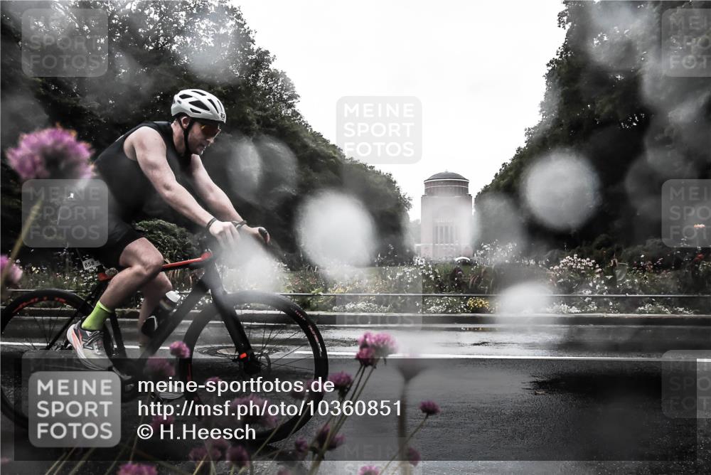13.09.2026 - Stadtparktriathlon H.Heesch http://msf.ph/oto/10360851 13.09.2026 12:13:07 Radfahren 858, 955, 1051 meine-sportfotos.de