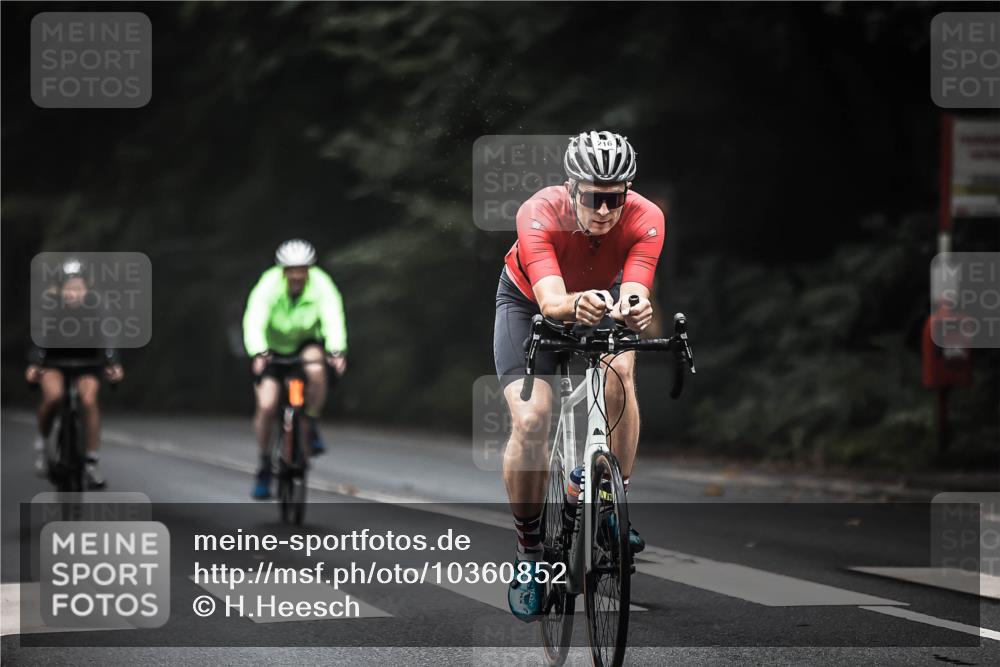 13.09.2026 - Stadtparktriathlon H.Heesch http://msf.ph/oto/10360852 13.09.2026 10:01:33 Radfahren 216, 233, 296 meine-sportfotos.de