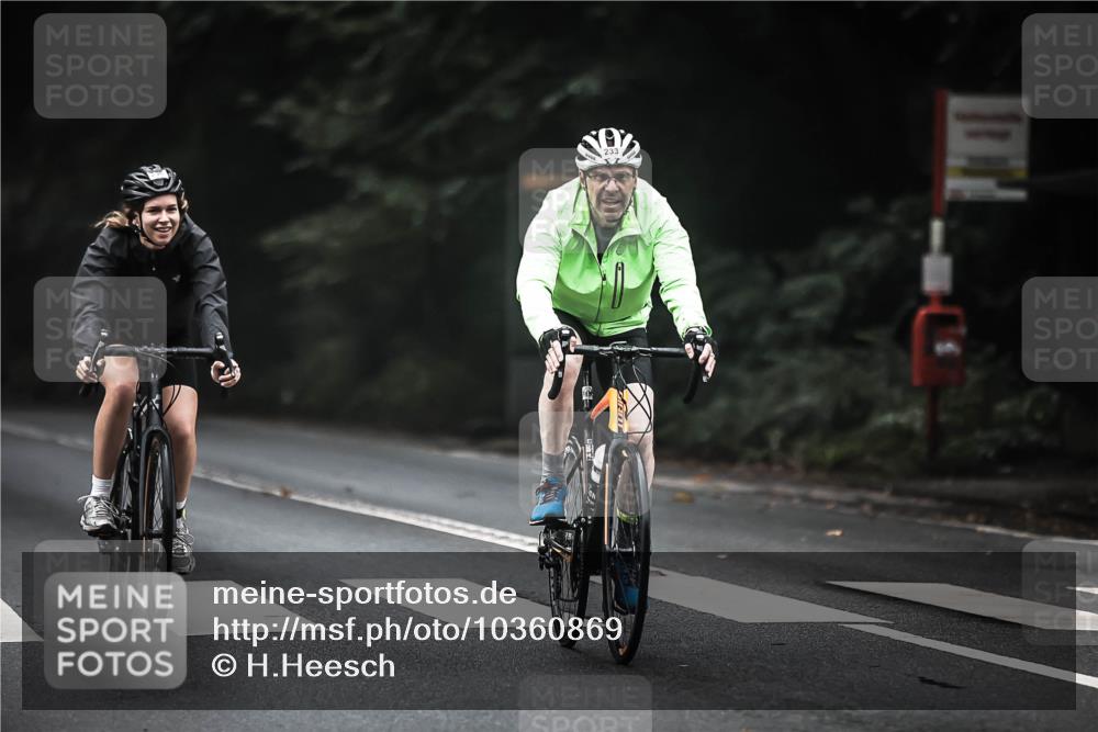 13.09.2026 - Stadtparktriathlon H.Heesch http://msf.ph/oto/10360869 13.09.2026 10:01:35 Radfahren 216, 233, 296, 338 meine-sportfotos.de