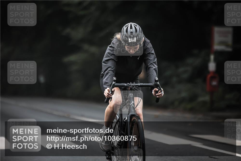 13.09.2026 - Stadtparktriathlon H.Heesch http://msf.ph/oto/10360875 13.09.2026 10:01:36 Radfahren 216, 233, 296, 338 meine-sportfotos.de