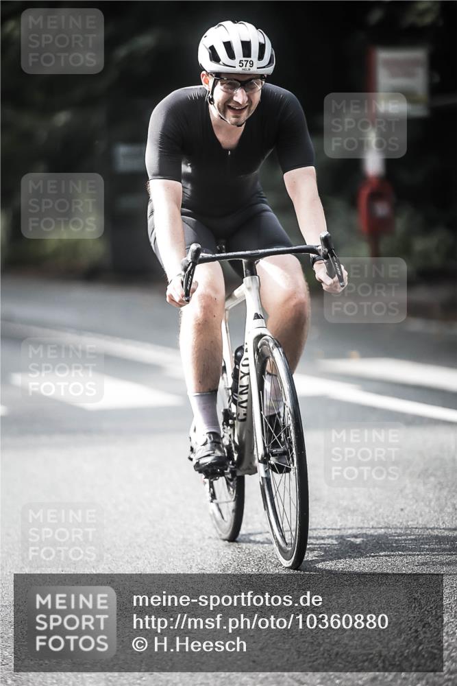 13.09.2026 - Stadtparktriathlon H.Heesch http://msf.ph/oto/10360880 13.09.2026 11:16:25 Radfahren 482, 579, 606, 708, 790 meine-sportfotos.de