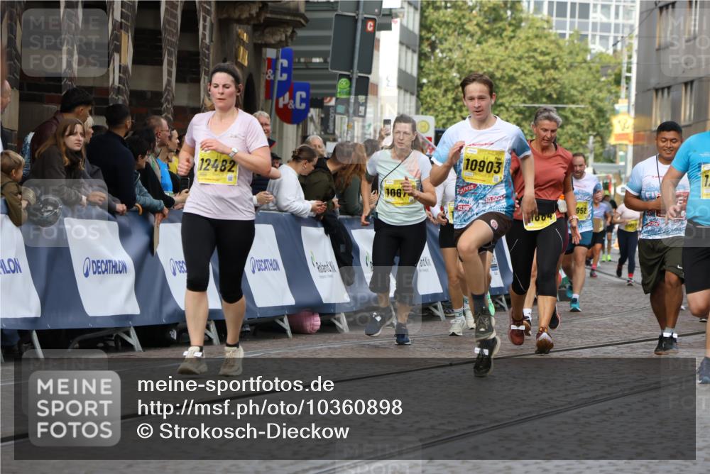 13.09.2026 - 21. swb-Marathon Bremen Strokosch-Dieckow http://msf.ph/oto/10360898 13.09.2026 10:58:15 Ziel 10078, 10543, 10559, 10565, 10604, 10707, 10728, 10826, 11136, 11153, 11332, 11532, 11568, 11824, 11856, 11863, 12228, 12231, 12427, 12551, 12555, 10530, 11004, 11131, 11152, 11202, 11384, 11403, 11455, 11686, 11750, 11906, 11953, 12092, 12180, 12518 meine-sportfotos.de
