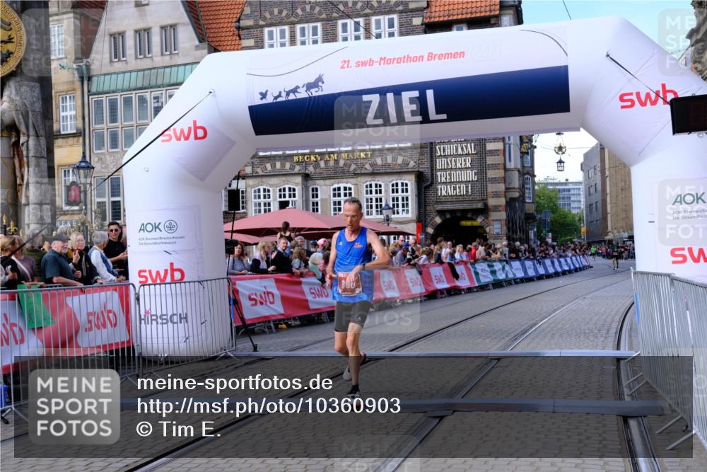 13.09.2026 - 21. swb-Marathon Bremen Tim E. http://msf.ph/oto/10360903 13.09.2026 12:58:01 Ziel 919, 4795 meine-sportfotos.de