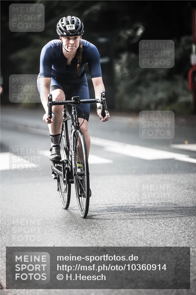13.09.2026 - Stadtparktriathlon H.Heesch http://msf.ph/oto/10360914 13.09.2026 11:16:29 Radfahren 481, 482, 579, 606, 676, 691, 790 meine-sportfotos.de