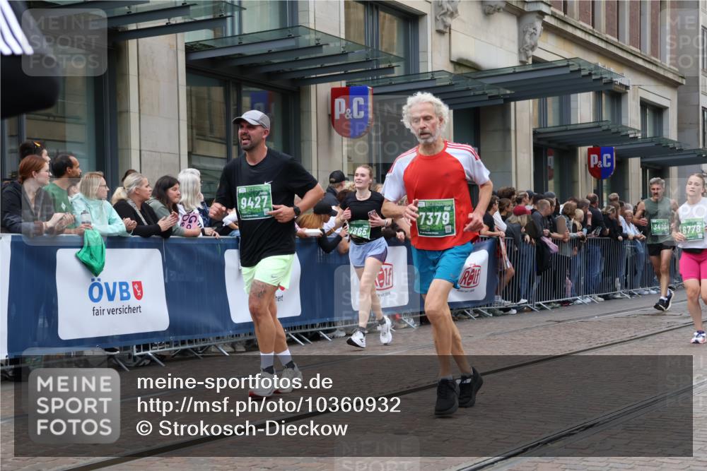 13.09.2026 - 21. swb-Marathon Bremen Strokosch-Dieckow http://msf.ph/oto/10360932 13.09.2026 13:35:58 Ziel 372, 563, 900, 1072, 1738, 1867, 1880, 2339, 2692, 2700, 2931, 2949, 3224, 3291, 3410, 3489, 3591, 4049, 4643, 4989, 5259, 5800, 6642, 6778, 6982, 7256, 7379, 7865, 8275, 8488, 8511, 8525, 8731, 8941, 9026, 9076, 9226, 9427, 9497, 9564, 9899, 13038, 13238, 318, 532, 607, 2565, 3026, 3056, 3087, 3226, 3454, 3485, 3704, 3780, 3857, 4016, 4048, 5026, 5071, 5157, 5276, 5308, 5381, 5467, 5468, 5584, 5586, 5816, 6159, 6644, 6874, 7036 meine-sportfotos.de