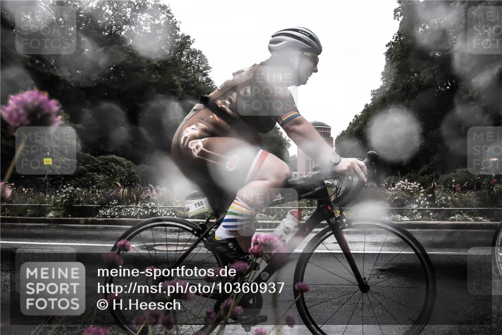 13.09.2026 - Stadtparktriathlon H.Heesch http://msf.ph/oto/10360937 13.09.2026 12:14:05 Radfahren 755, 956, 1061 meine-sportfotos.de