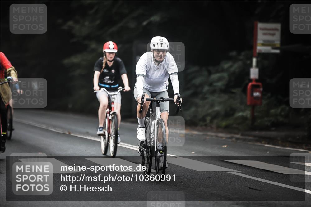 13.09.2026 - Stadtparktriathlon H.Heesch http://msf.ph/oto/10360991 13.09.2026 10:01:53 Radfahren 218, 243, 251, 275, 308, 317, 323, 324 meine-sportfotos.de