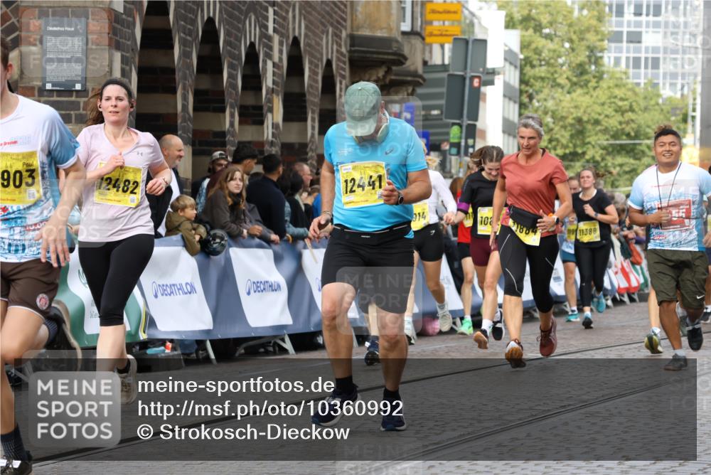 13.09.2026 - 21. swb-Marathon Bremen Strokosch-Dieckow http://msf.ph/oto/10360992 13.09.2026 10:58:16 Ziel 10078, 10543, 10559, 10565, 10604, 10707, 10728, 10826, 10903, 11136, 11153, 11332, 11824, 11856, 11863, 12228, 12231, 12427, 12551, 12555, 10879, 11004, 11152, 11202, 11384, 11403, 11455, 11686, 11750, 11906, 11953, 12092, 12180, 12518 meine-sportfotos.de