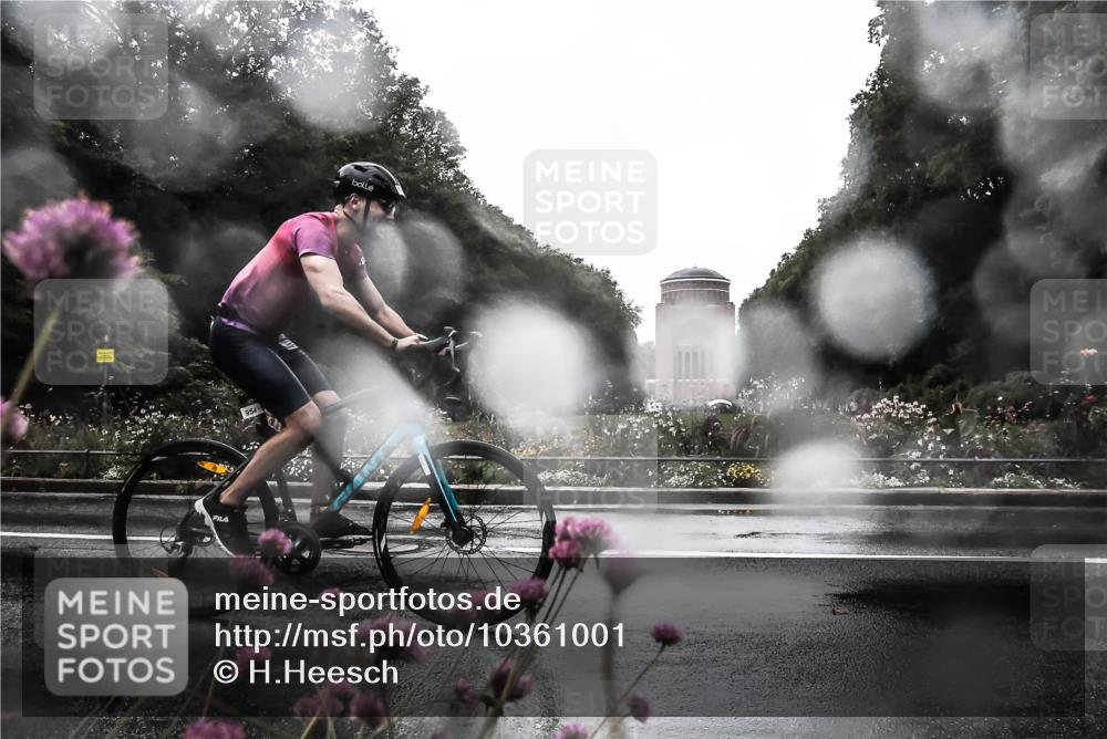 13.09.2026 - Stadtparktriathlon H.Heesch http://msf.ph/oto/10361001 13.09.2026 12:14:35 Radfahren 954, 1035, 1055 meine-sportfotos.de