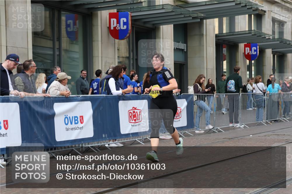 13.09.2026 - 21. swb-Marathon Bremen Strokosch-Dieckow http://msf.ph/oto/10361003 13.09.2026 11:21:41 Ziel 11639, 11698, 12157, 12211, 11104, 11262, 11780, 11821 meine-sportfotos.de