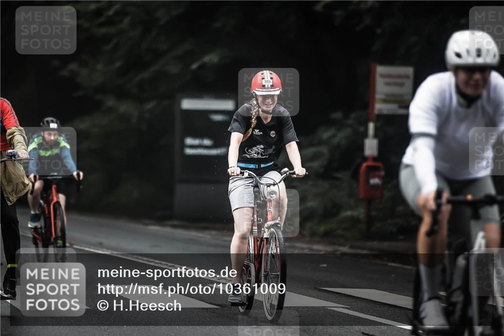13.09.2026 - Stadtparktriathlon H.Heesch http://msf.ph/oto/10361009 13.09.2026 10:01:54 Radfahren 218, 243, 251, 275, 286, 308, 317, 323, 324 meine-sportfotos.de
