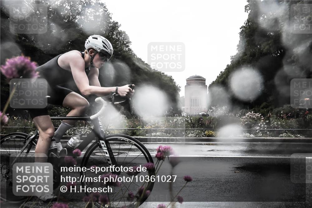 13.09.2026 - Stadtparktriathlon H.Heesch http://msf.ph/oto/10361027 13.09.2026 12:14:43 Radfahren 851, 1057 meine-sportfotos.de