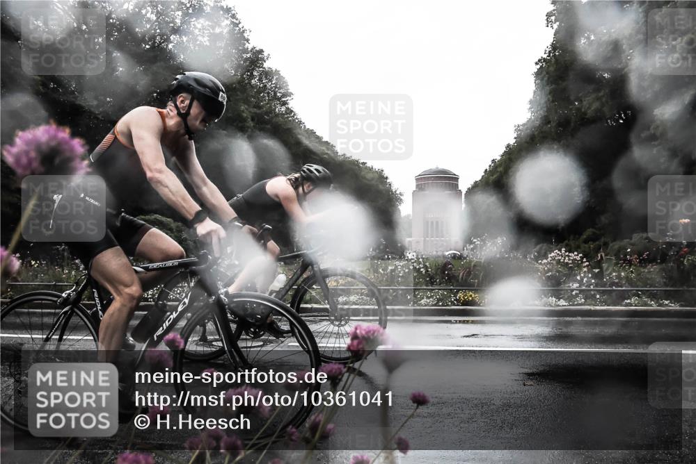 13.09.2026 - Stadtparktriathlon H.Heesch http://msf.ph/oto/10361041 13.09.2026 12:14:51 Radfahren 888, 971, 1049, 1121 meine-sportfotos.de
