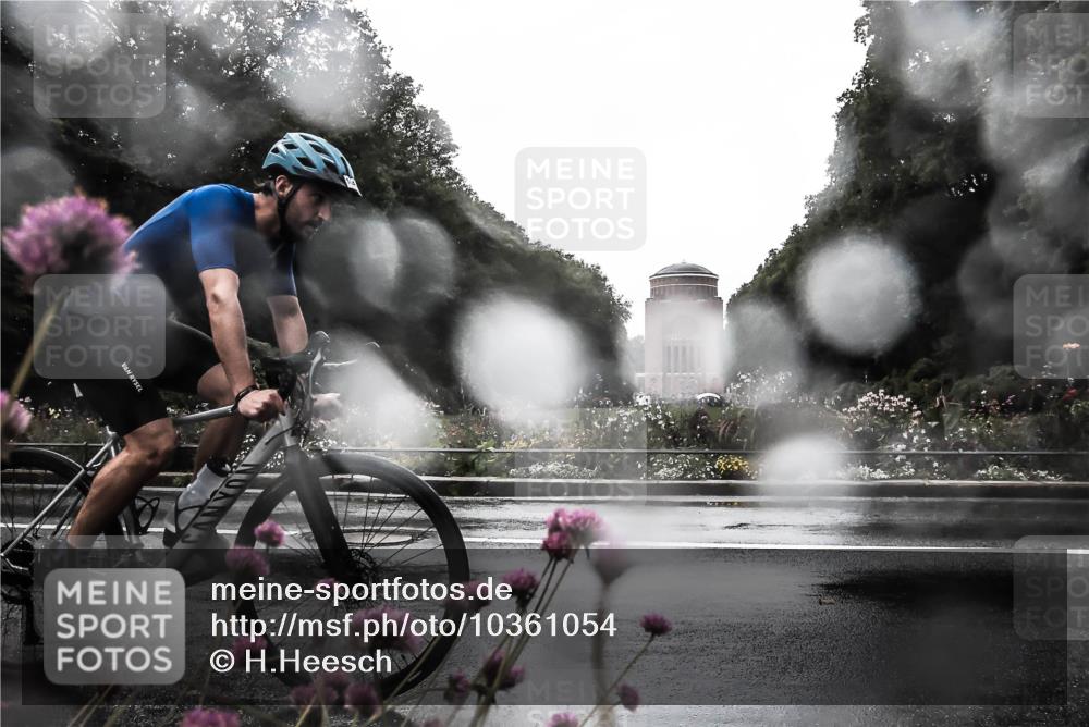 13.09.2026 - Stadtparktriathlon H.Heesch http://msf.ph/oto/10361054 13.09.2026 12:14:54 Radfahren 888, 971, 1049, 1121 meine-sportfotos.de