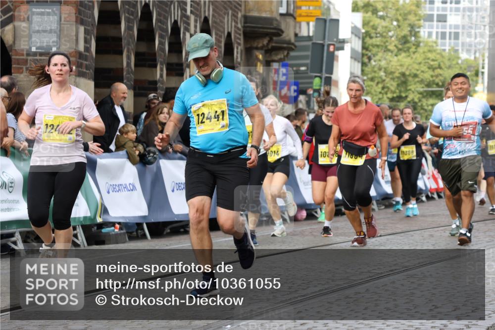 13.09.2026 - 21. swb-Marathon Bremen Strokosch-Dieckow http://msf.ph/oto/10361055 13.09.2026 10:58:17 Ziel 10078, 10543, 10559, 10565, 10604, 10707, 10728, 10826, 10903, 10931, 10932, 11136, 11332, 11824, 11856, 11863, 12228, 12231, 12427, 12551, 12555, 10878, 10879, 11004, 11152, 11202, 11384, 11403, 11455, 11686, 11750, 11906, 11953, 12092, 12180, 12499, 12518 meine-sportfotos.de
