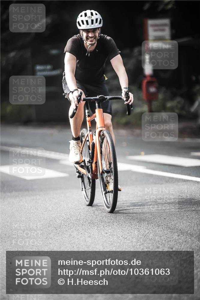 13.09.2026 - Stadtparktriathlon H.Heesch http://msf.ph/oto/10361063 13.09.2026 11:16:39 Radfahren 662, 663, 676, 691 meine-sportfotos.de