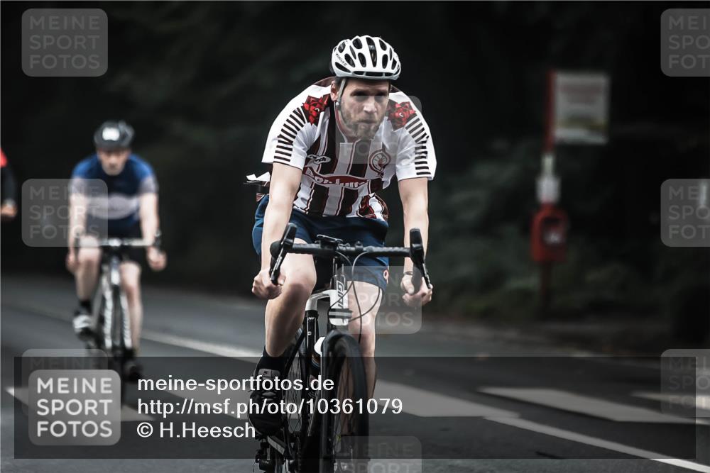 13.09.2026 - Stadtparktriathlon H.Heesch http://msf.ph/oto/10361079 13.09.2026 10:01:58 Radfahren 218, 243, 251, 261, 275, 286, 308, 317, 323 meine-sportfotos.de