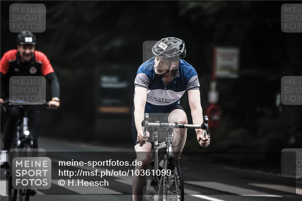 13.09.2026 - Stadtparktriathlon H.Heesch http://msf.ph/oto/10361099 13.09.2026 10:02:00 Radfahren 218, 243, 257, 261, 275, 286, 308, 317, 323 meine-sportfotos.de