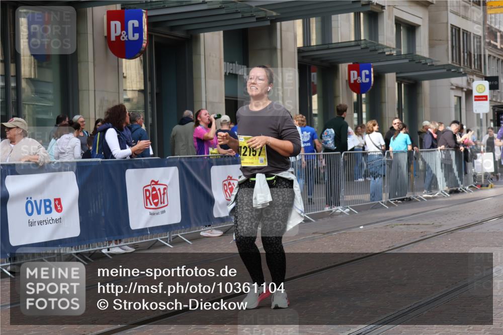 13.09.2026 - 21. swb-Marathon Bremen Strokosch-Dieckow http://msf.ph/oto/10361104 13.09.2026 11:21:44 Ziel 11639, 11698, 12157, 12211, 11104, 11262, 11821 meine-sportfotos.de