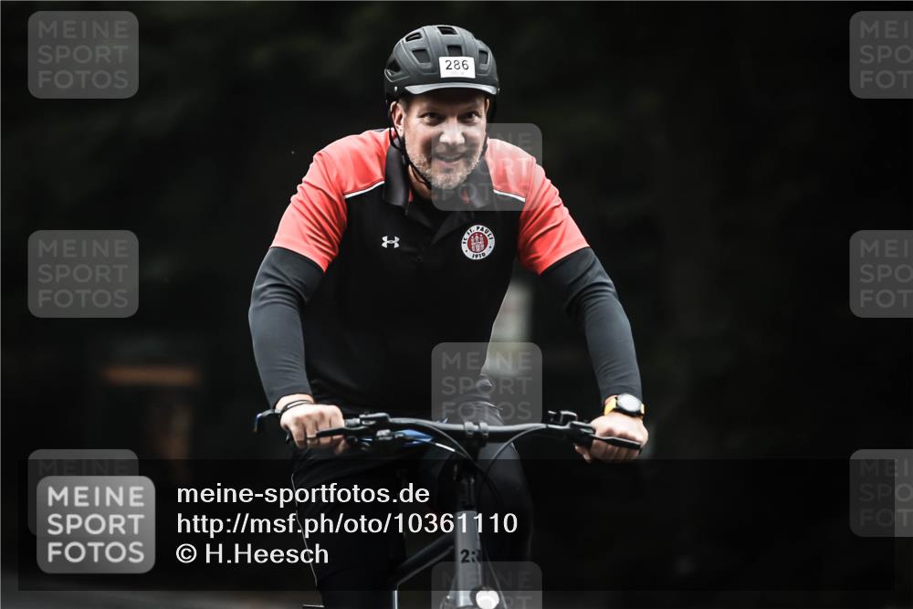 13.09.2026 - Stadtparktriathlon H.Heesch http://msf.ph/oto/10361110 13.09.2026 10:02:01 Radfahren 218, 243, 257, 261, 275, 286, 317, 323 meine-sportfotos.de