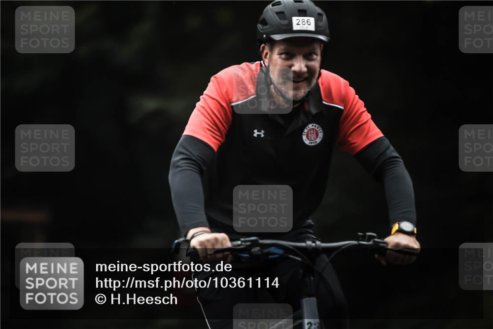 13.09.2026 - Stadtparktriathlon H.Heesch http://msf.ph/oto/10361114 13.09.2026 10:02:01 Radfahren 218, 243, 257, 261, 275, 286, 317, 323 meine-sportfotos.de