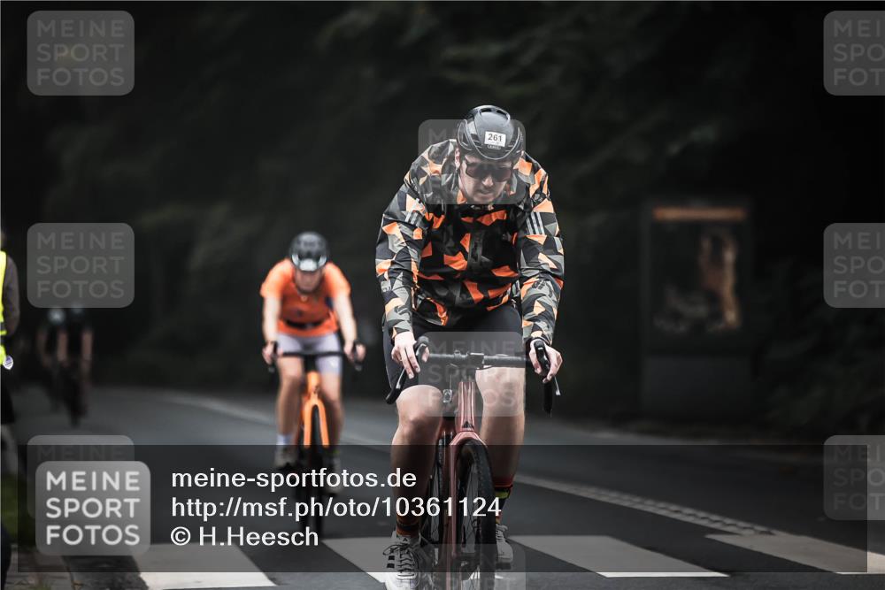 13.09.2026 - Stadtparktriathlon H.Heesch http://msf.ph/oto/10361124 13.09.2026 10:02:04 Radfahren 243, 257, 261, 286, 317 meine-sportfotos.de