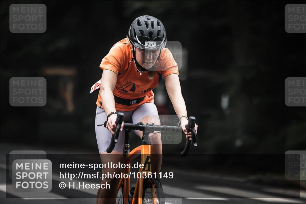 13.09.2026 - Stadtparktriathlon H.Heesch http://msf.ph/oto/10361149 13.09.2026 10:02:06 Radfahren 256, 257, 261, 286 meine-sportfotos.de